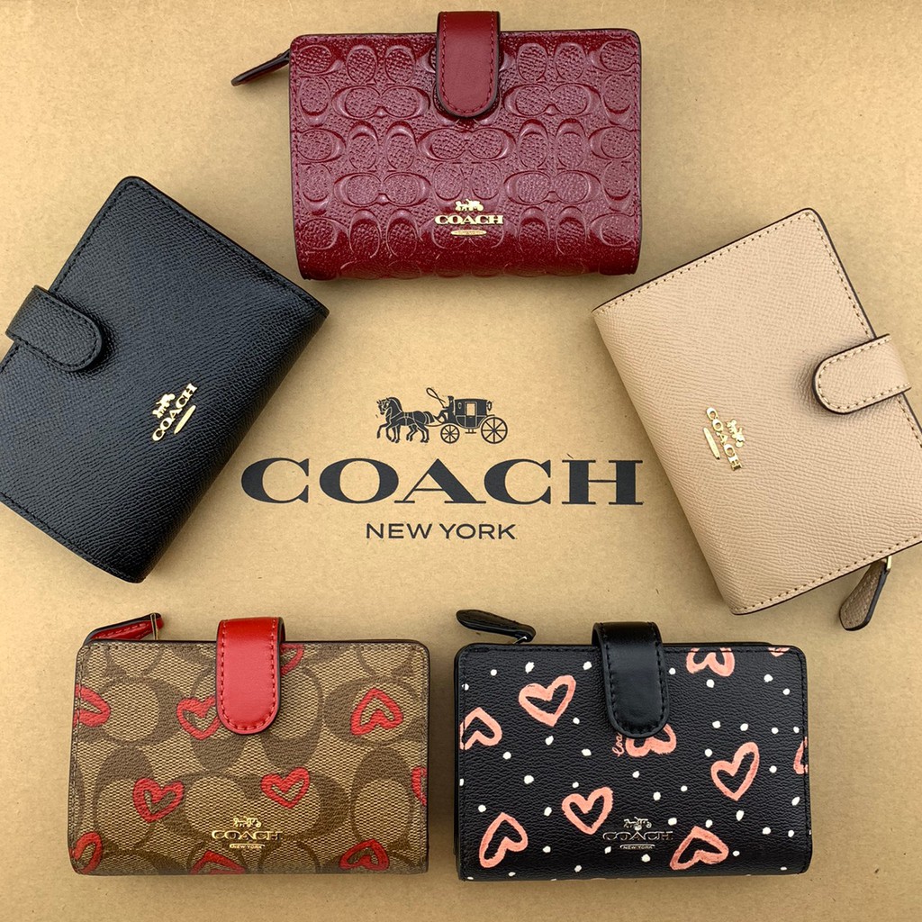 100 真 正 品 Coach 中夾立體浮雕防刮logo 經典款甜甜愛心限量款有零錢袋女生短夾零錢中夾女用中夾 蝦皮購物