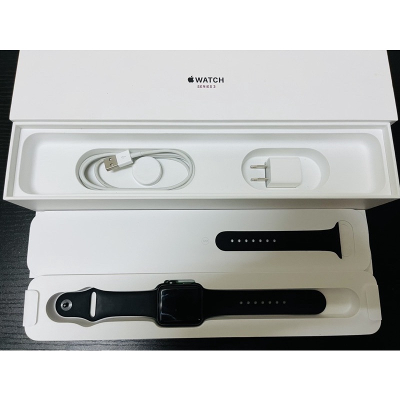 二手 Apple Watch 3 黑色 42mm LTE 原廠盒裝配件 鏡面些許刮痕 使用痕跡 完美主義者請勿買