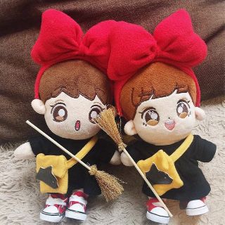 現貨+預購 （20cm娃娃衣服）小魔女琪琪套裝 BTS EXO TWICE 20cm娃衣 15cm娃衣 娃包 娃鞋