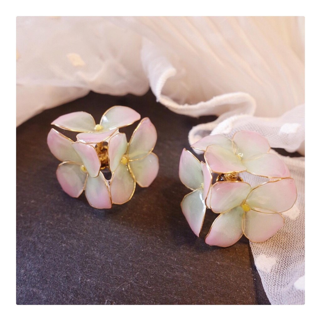 全新轉售ayako X Cor Date 紫陽花開嫩綠柔粉 樹脂手工耳環耳針 蝦皮購物