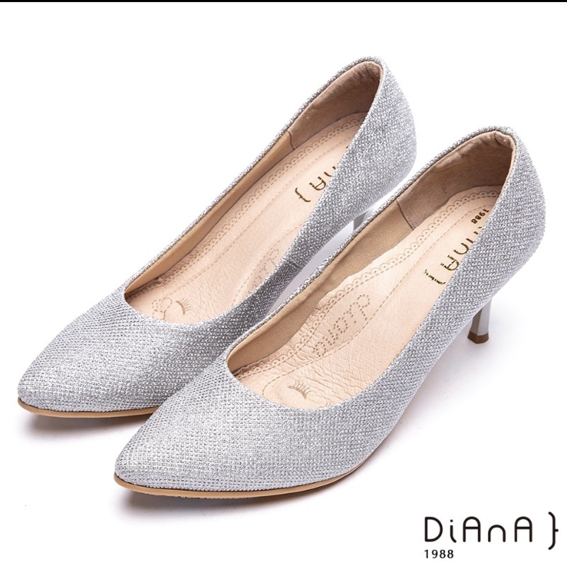 轉賣* DIANA 鑽石紋布亮眼高跟鞋-白銀 婚鞋 9成新
