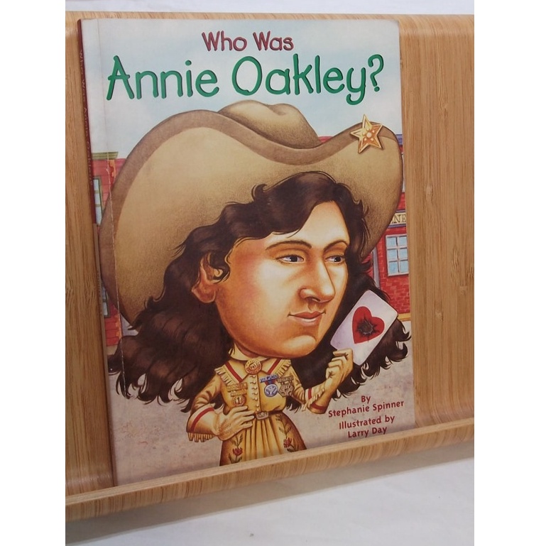 「二手書」Who Was Annie Oakley? by Stephanie Spinner 安妮‧歐克麗