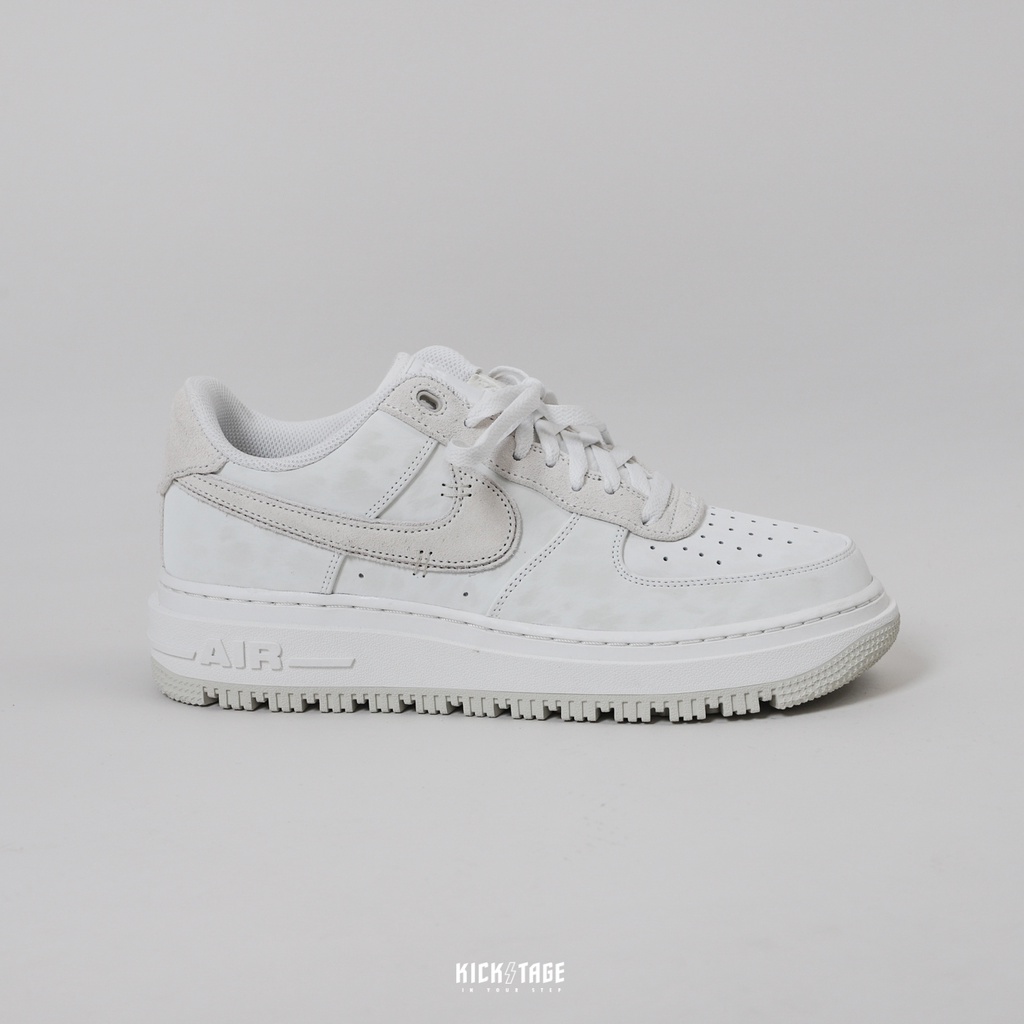 NIKE AIR FORCE 1 LUXE AF1 全白 麂皮 縫線  靴子 鋸齒大底 復古【DD9605-100】KS