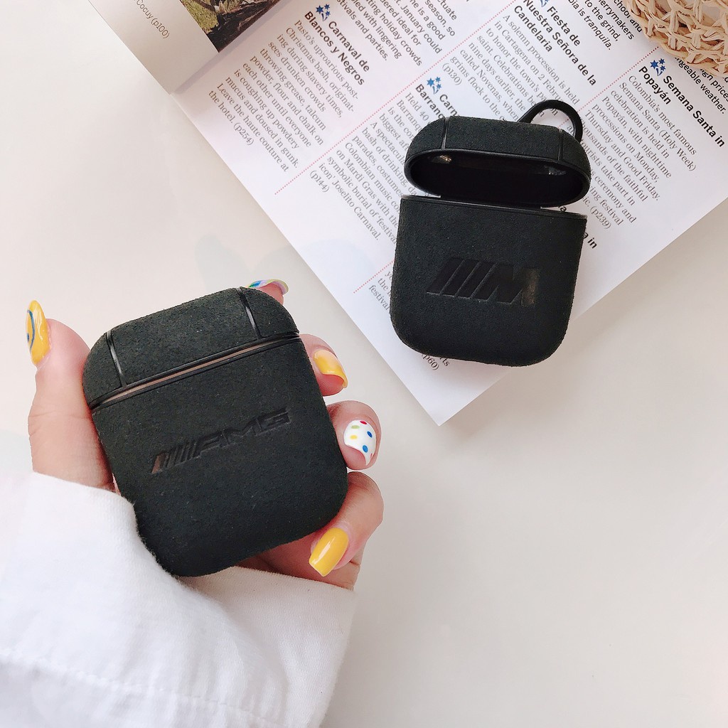辛迪 翻毛皮車奔馳amg車標airpods2 耳機包蘋果耳機套寶馬標誌歐締蘭耳機套apple耳機保護殼 蝦皮購物