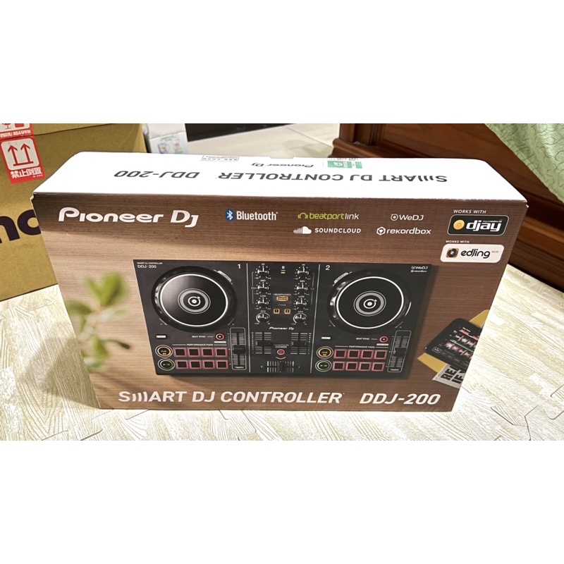 買來放著生灰塵 求售  稀有現貨 Pioneer DDJ-200 智慧型 DJ控制器 (全新 僅拆封）混音器/社團/Dj
