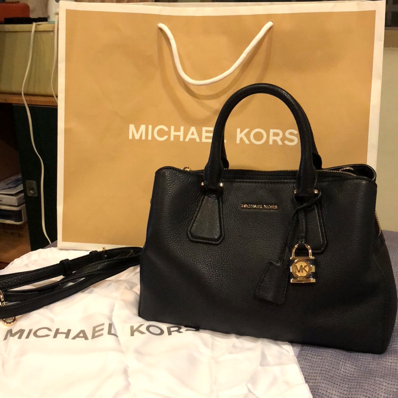 MK Michael Kors荔枝牛皮鎖頭包