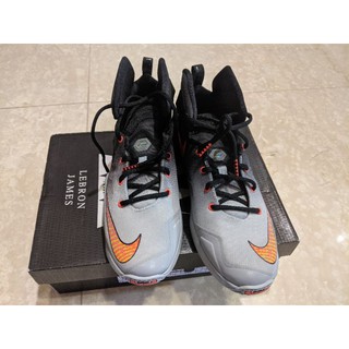 [全新] Nike Lebron James (GS) 中童 藍黑 避震 包覆 童鞋 籃球鞋 25cm UK40