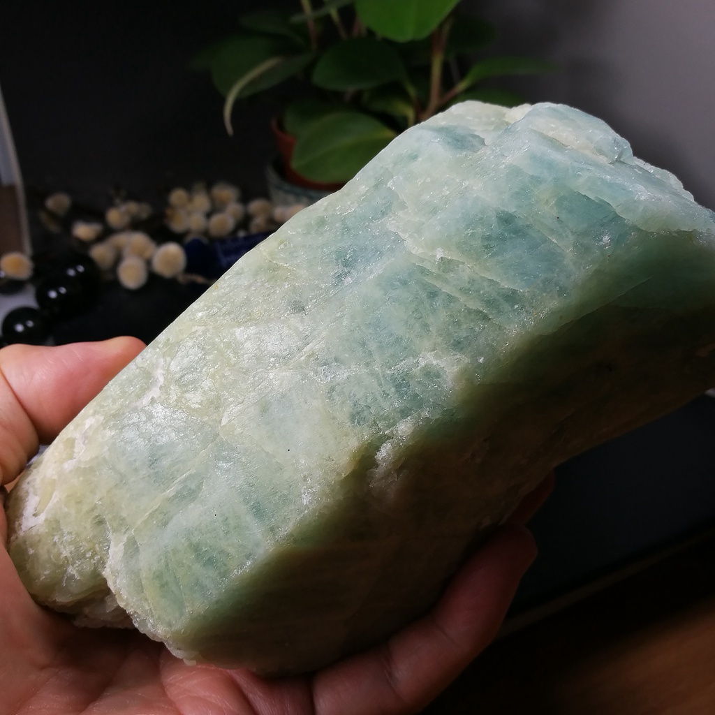 [友克鑫礦業]bc32約重1475.7g-海水藍寶 原礦 Aquamarine 海藍寶 晶礦 共生雲母 原石 綠柱石