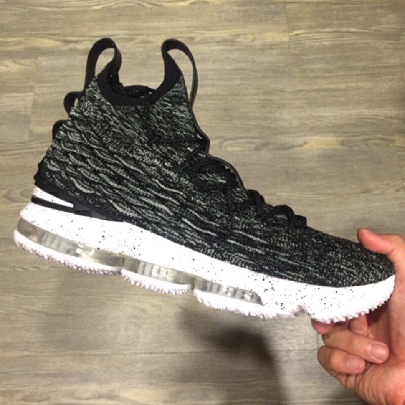 ☑[正品代買：US9.5]NIKE LEBRON 15 EP OREO 雪花灰 籃球鞋 男鞋 897649-002