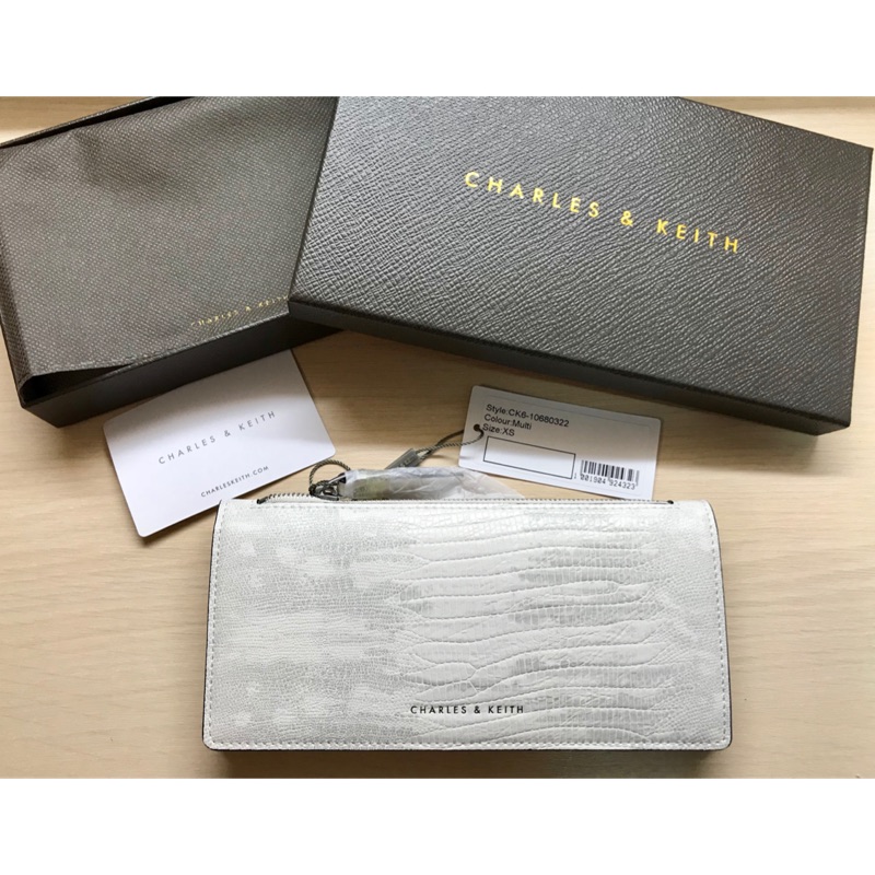 Charles &amp; Keith 全新 小CK 輕薄 長夾 皮夾 皮包 白色