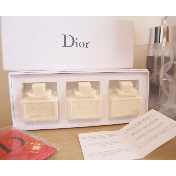 湊人氣(個人商品 僅1 dior VIP禮盒 ) Dior 迪奧 Miss Dior 花漾迪奧造型香皂禮盒組50g*3入