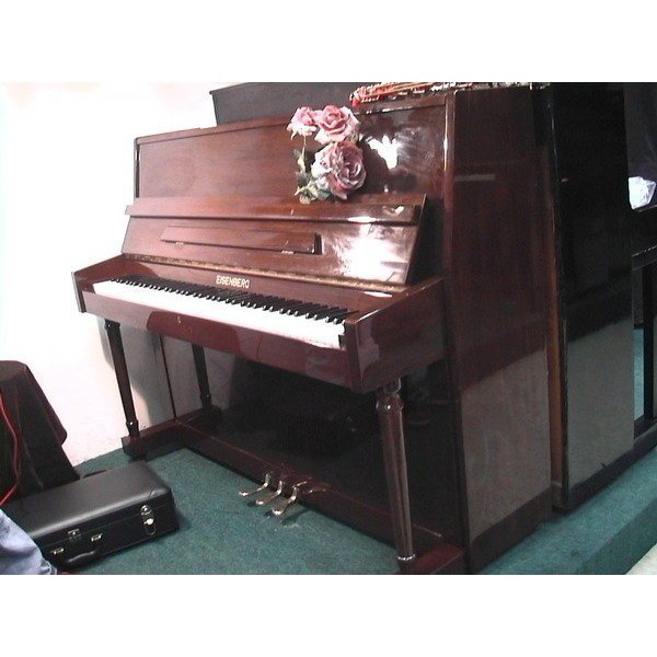 YAMAHA KAWAI中古鋼琴批發倉庫 鋼琴批發公司全新鋼琴