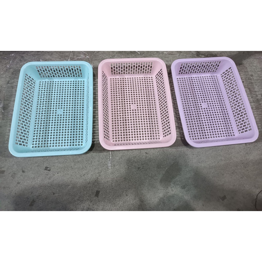 塑膠籃 顏色隨機出貨 水果 籃子 塑膠 洗菜籃 分類 收納 機械 零件 開店 餐飲 餐具 碗 盤 筷 文具 有孔 方盒