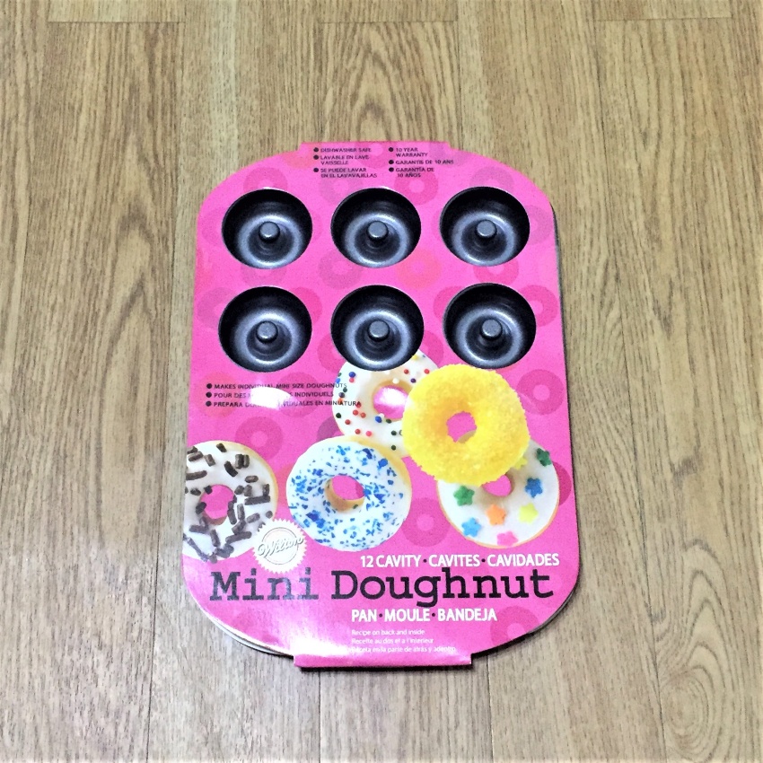 美國 Wilton Mini Doughnut Pan 甜甜圈烤盤 12個創意小甜甜圈 新品