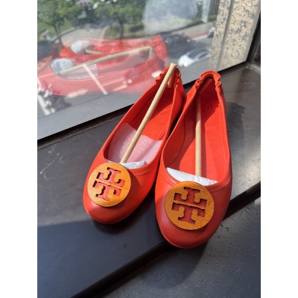 娃娃鞋的流行要跟上～Tory Burch 全新專櫃購入橘色羊皮娃娃鞋5.5號 超柔軟