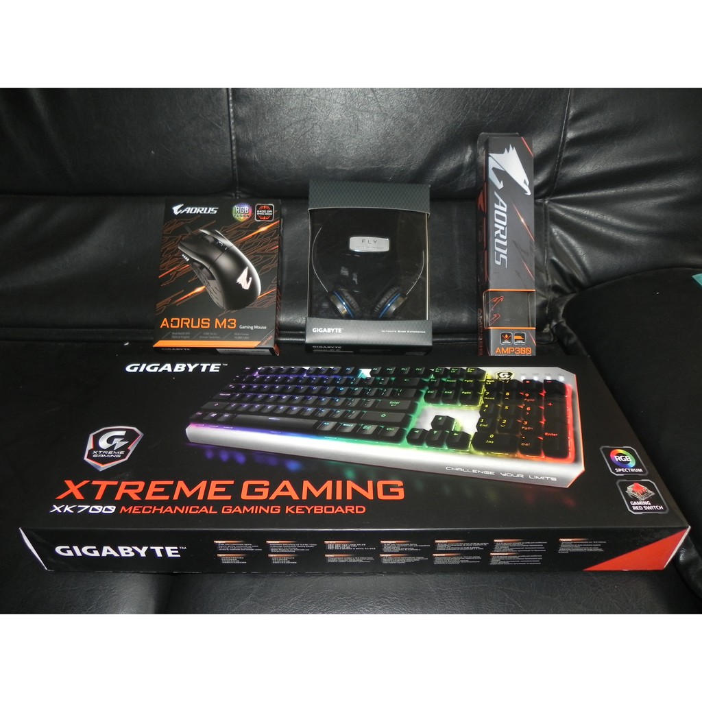 技嘉 XK700 Xtreme Gaming 有線電競鍵盤 + AORUS M3 有線電競滑鼠