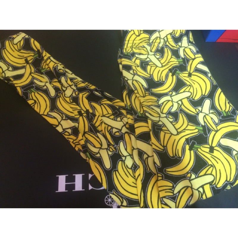 限定H&amp;M滿版香蕉黃色黑色棉質彈性內搭褲古著可愛復古搞怪小物日系banana forever21美式iron fist