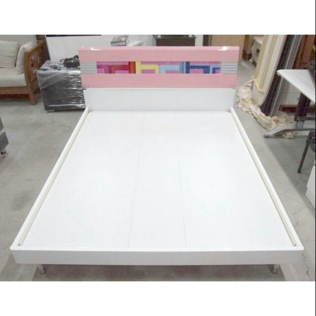 時尚設計 鋼琴烤漆雙人床架 5x6尺 雙人床架附二抽屜櫃 造型雙人床架 雙人床箱 雙人床 床架  床頭

側面有兩個抽屜