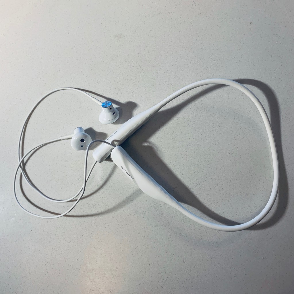 SONY 頸掛式 無線藍芽耳機 SBH70 白色 運動/防水/輕巧 二手