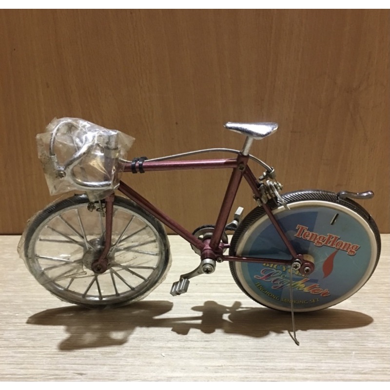 早期腳踏車造型打火機 腳踏車打火機 打火機 自行車擺飾品 自行車打火機 腳踏車擺件 造型擺飾  二手 裝飾品