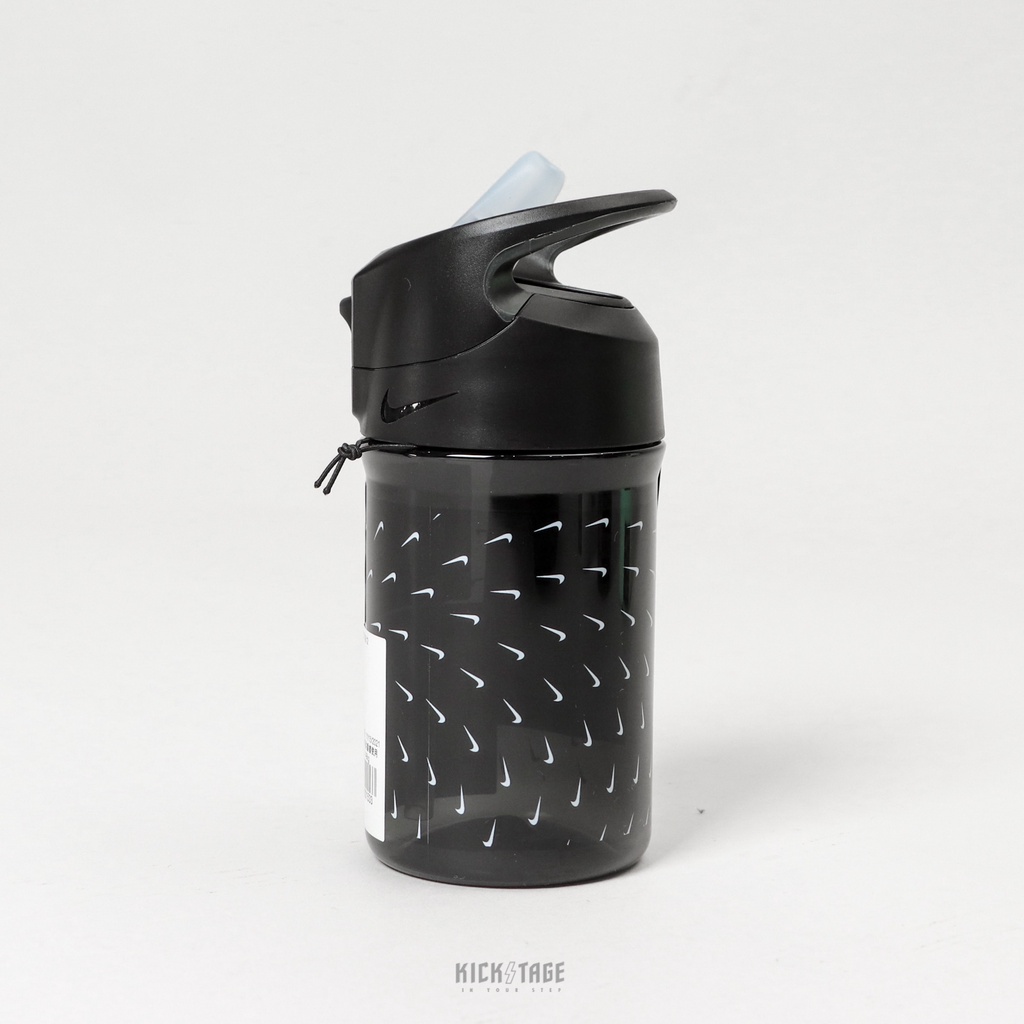 NIKE 12OZ 黑色 滿版LOGO 吸管 健身 隨身 提把 運動水壺【DM8283-058】