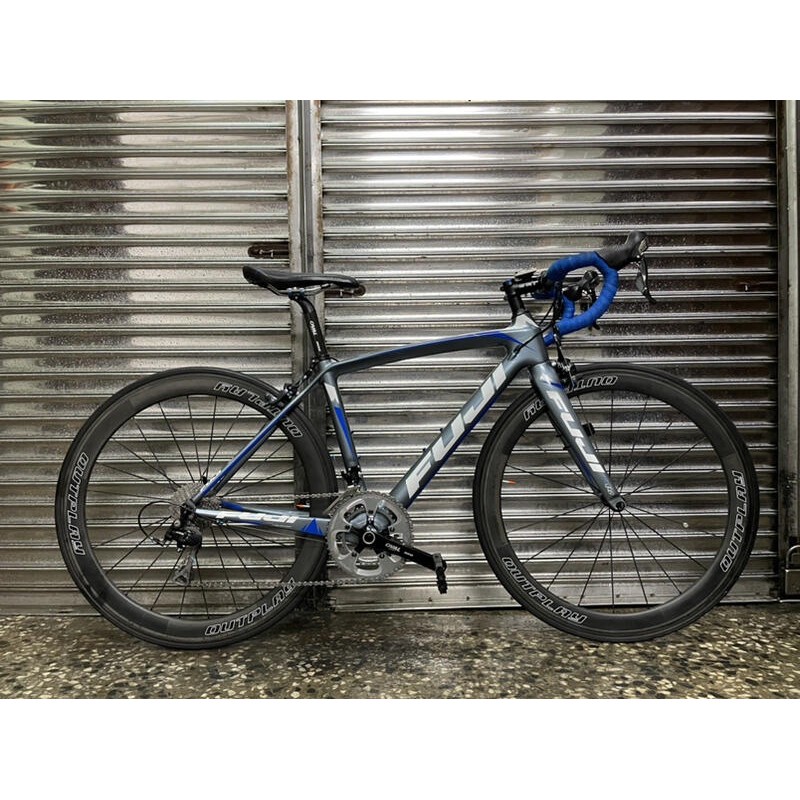 【台北二手腳踏車買賣】富士 Fuji Gran Fondo 2.5 碳纖維公路車+板輪 shimano 105 20速
