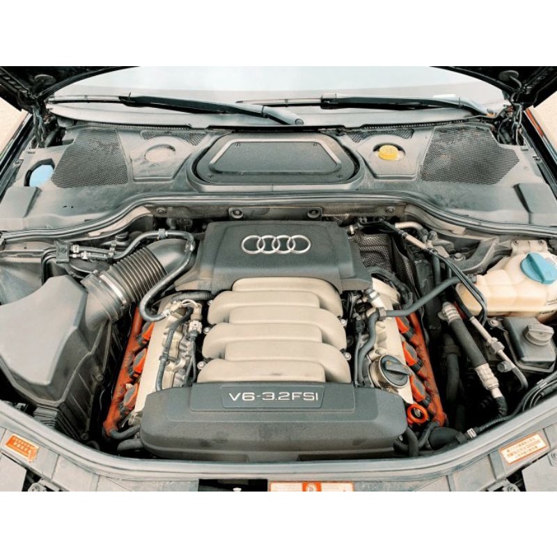 2008 Audi A8 D3 引擎蓋四環標，副廠件，限moneyrat2008下標