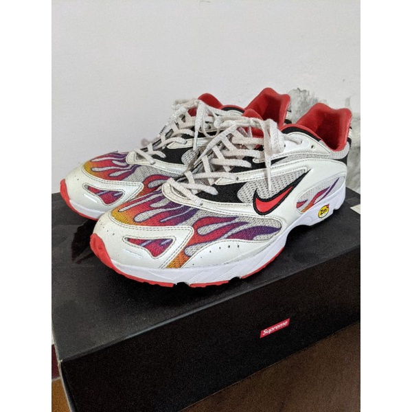 Supreme x Nike Strk Spectrum 聯名火焰慢跑鞋