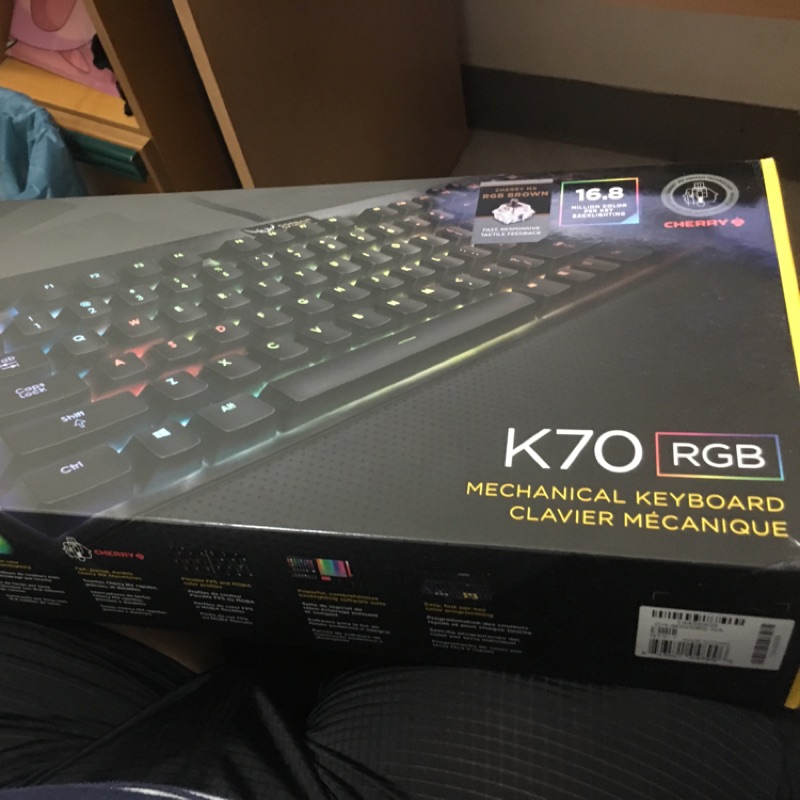 K70 RGB 茶軸  近全新 從國外帶回 蝦皮不保固 個人面交可保7天 誠可議