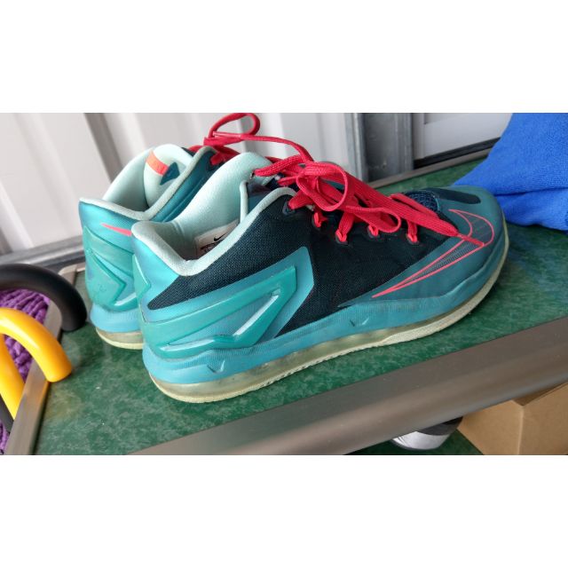 nike air max lebron xi low