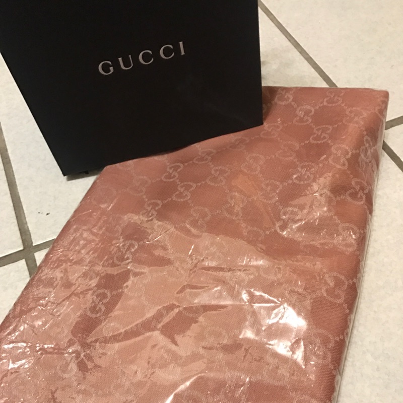 全新 Gucci 粉色 圍巾 皮夾 正品