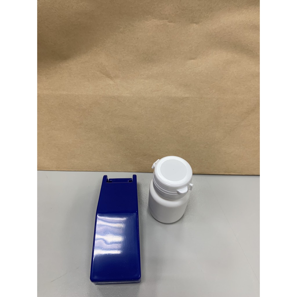 梨梨柑仔店 切藥器分藥器切藥盒分藥盒藥片分割器藥丸切割器藥丸分割盒迷你切藥器隨身攜帶藥片切割分藥工具