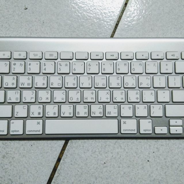二手 功能正常 APPLE MAC MAGIC KEYBOARD 藍芽 無線鍵盤 觸感 雪白