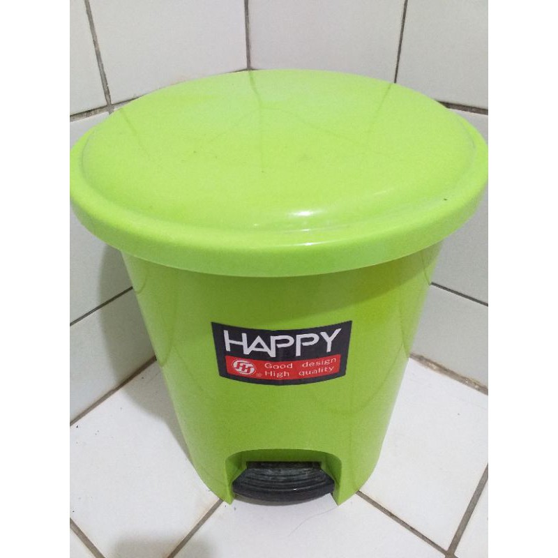 HAPPY + 腳踏式垃圾筒 + 塑膠材質 + 強固加厚