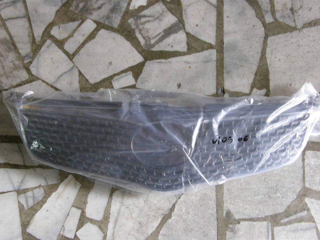 TOYOTA VIOS ALTIS WISH CAMRY YARIS SIENTA RAV4 水箱護罩 水箱罩 歡迎詢問