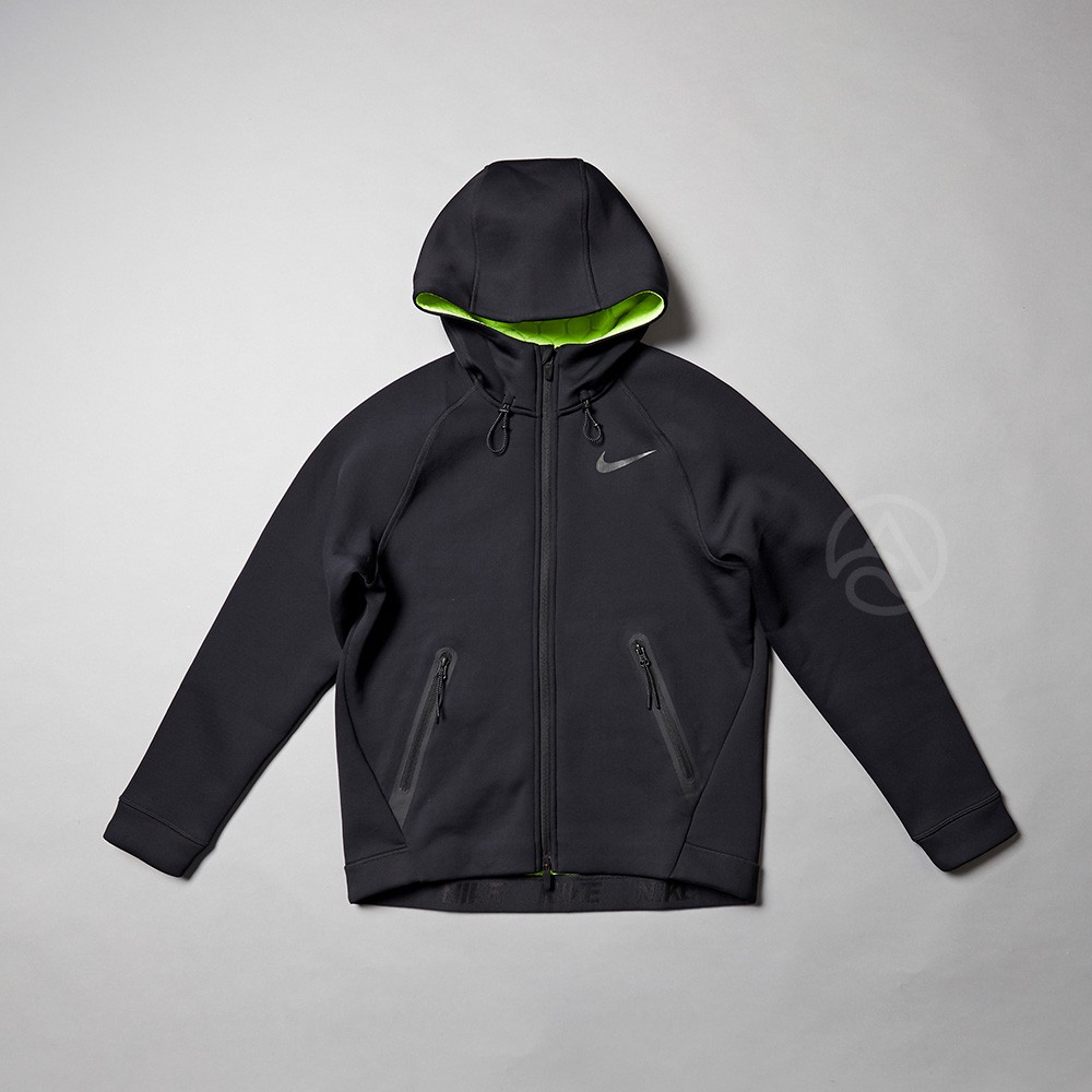 nike therma sphere max