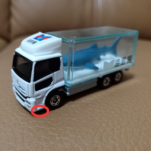 Tomica Nissan diesel 鯊魚載運車 合金車