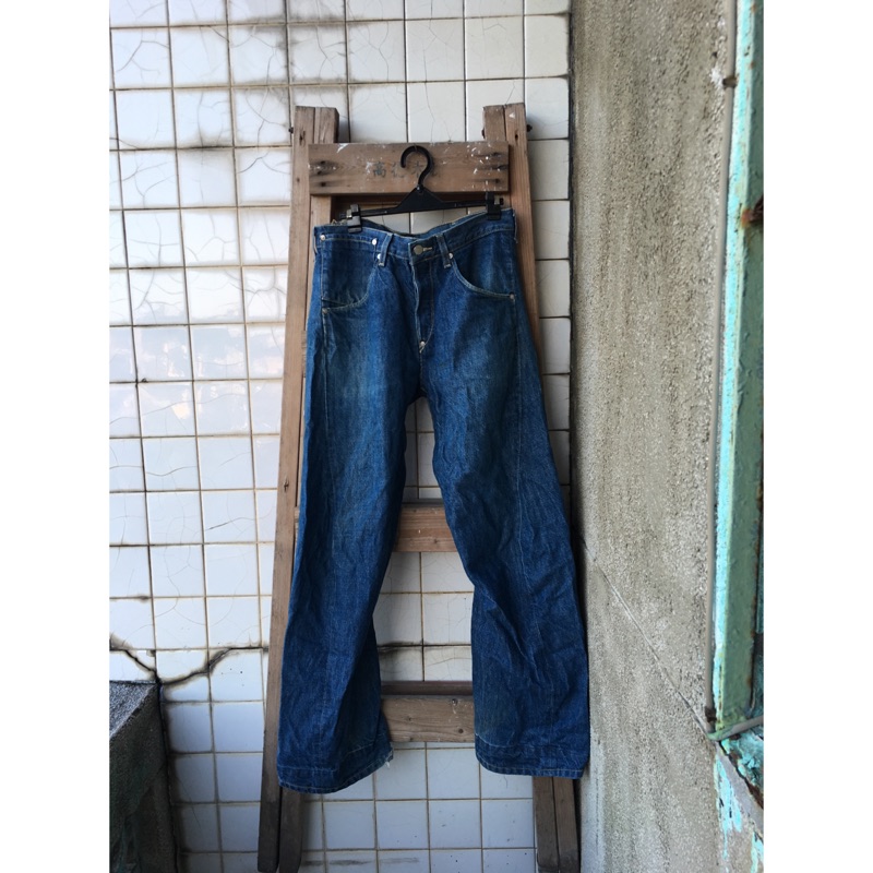 Levis 深色 W32 立體剪裁褲 Levi's 二手牛仔褲 3D 丹寧布 立體牛仔褲 真品保証 寬版 經典款 品質好