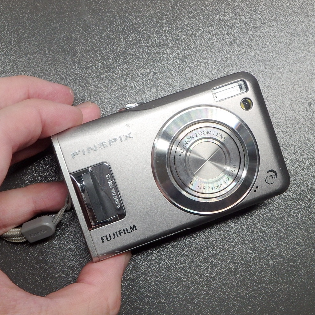 老數位相機>>FUJIFILM FINEPIX F31fd (SUPER CCD / 銘機/ 附電池) | 蝦皮購物