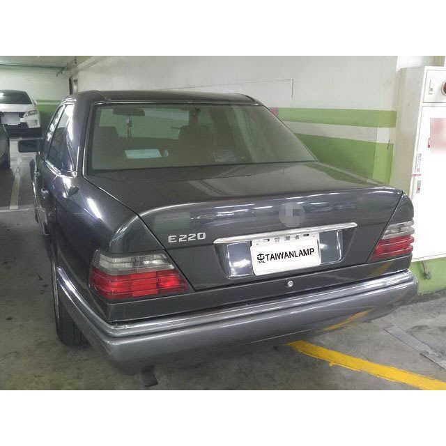 &lt;台灣之光&gt;全新BENZ W124 85 86 88 89 90 92 93 95年LED紅黑晶鑽尾燈後燈組 台灣製