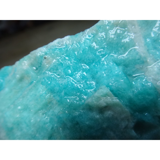 《藍金寶石玉石批發區》→〈原石系列〉→天然玻璃質地清透亞馬遜藍寶石原礦〈1780公克→B0100