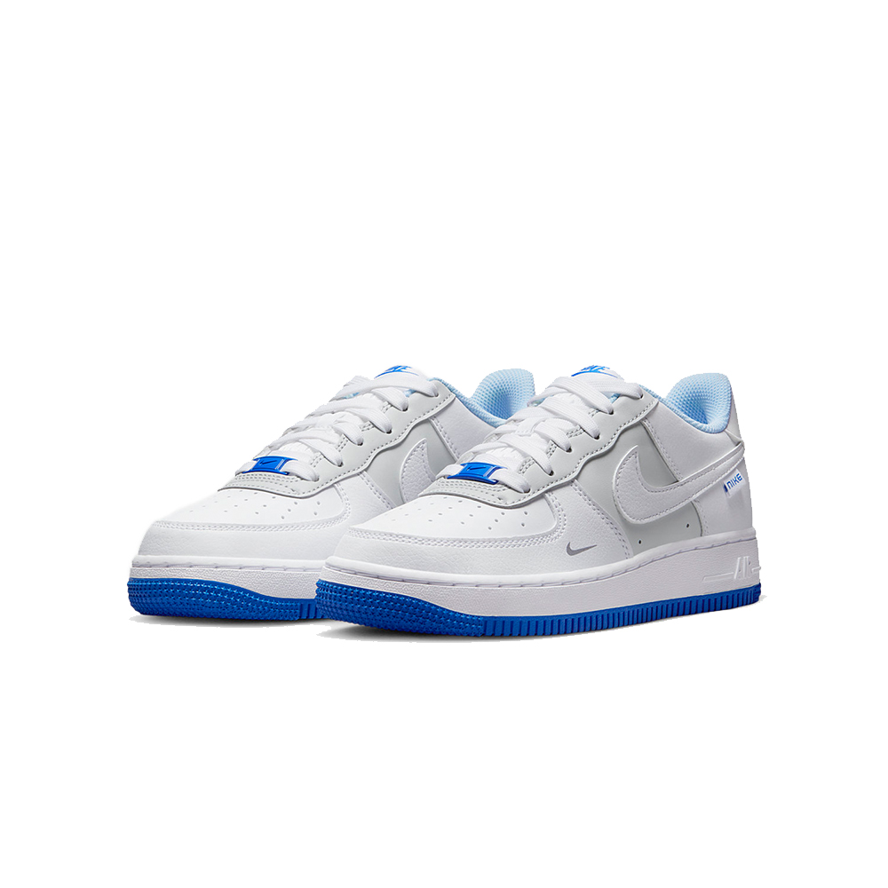 NIKE 女 AIR FORCE 1 LV8 (GS) 反光 藍白 小勾 皮質 復古鞋-FB1844-111 廠商直送