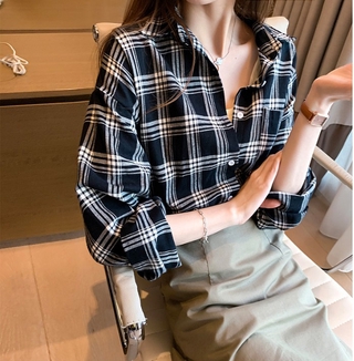【🍒櫻桃大尺碼】M-4XL 大尺碼襯衫外套 早秋上衣女2021秋裝新款格子襯衫寬鬆外搭襯衣外套潮