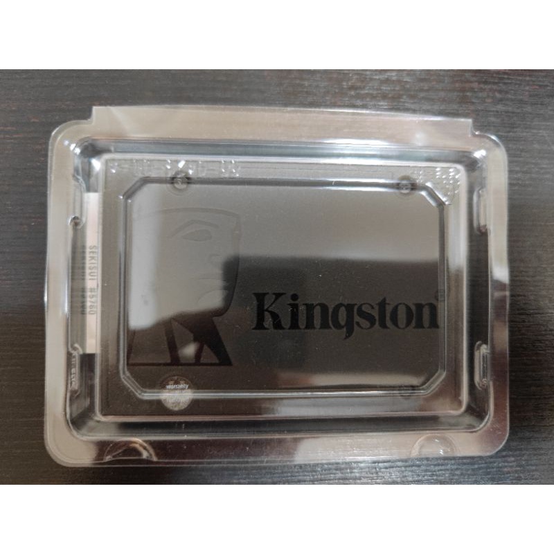 Kingston 480GB SSD 只裝過系統 開不到幾次機 因為換更大硬碟 非常新