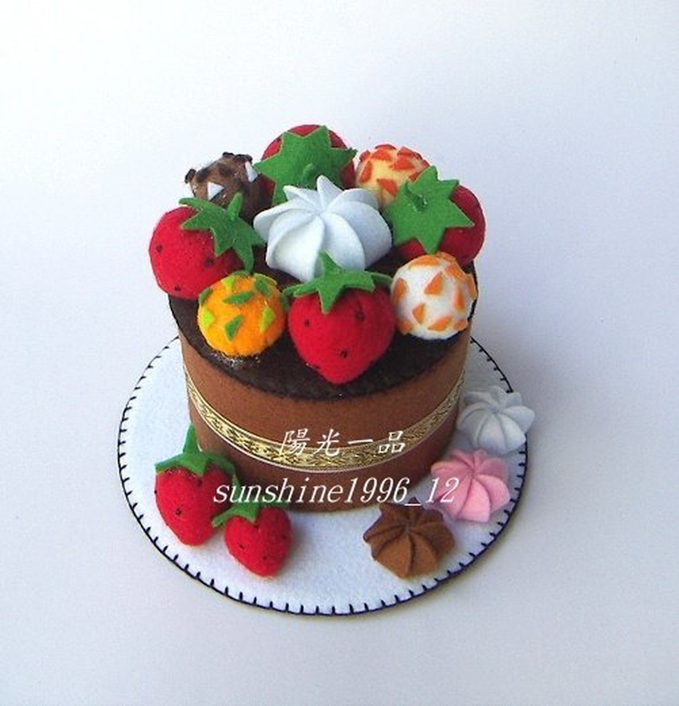 陽光一品~~ 純手工製作~ 不織布系列-草莓彩球巧克力蛋糕置物盒 -(小 )~~ 成品預購區