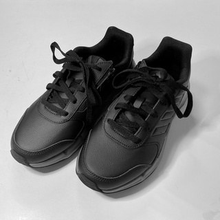 愛迪達adidas大童鞋，女鞋，黑鞋，近全新，皮革材質，百搭運動鞋休閒鞋