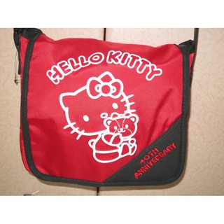 正版HELLO KITTY凱蒂貓40週年斜揹包~側揹包~!小書包~可放平板---約25公分[可愛娃娃]