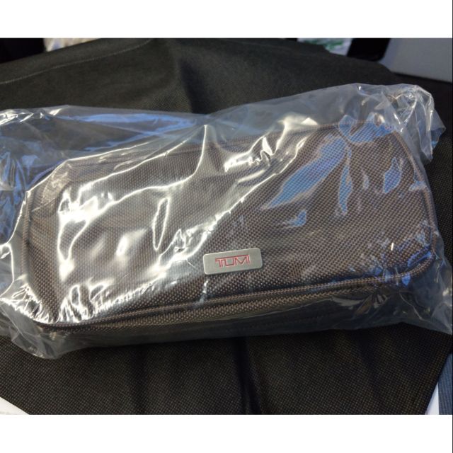 全新現貨在台 哥倫比亞航空商務艙 TUMI過夜包 盥洗包 迷你小包 收納包 含歐舒丹護手霜等備品 AVIANCA AV