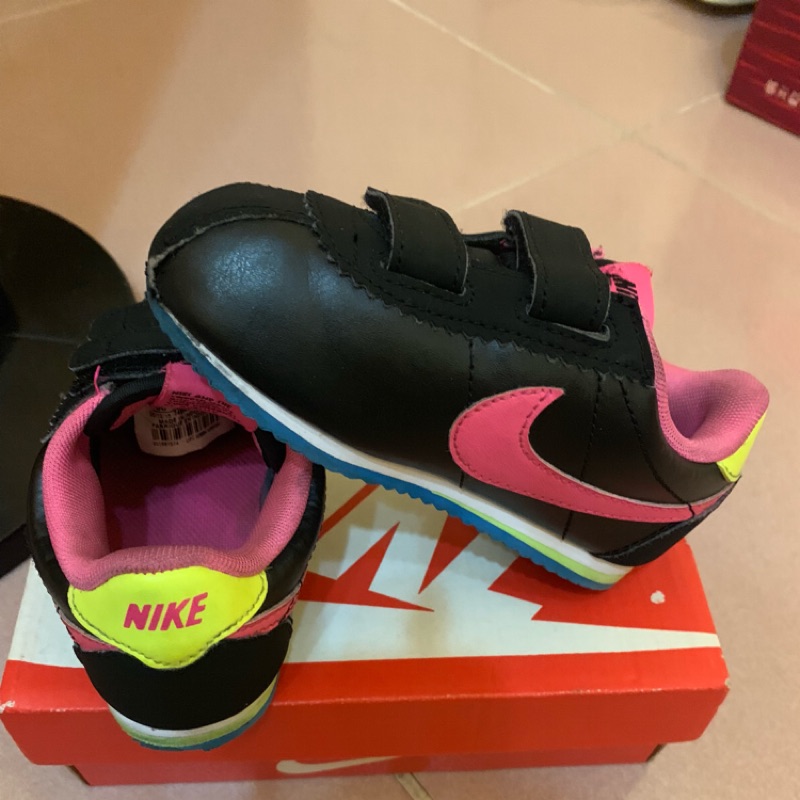 Nike粉色兒童阿甘鞋....再降價出清賣