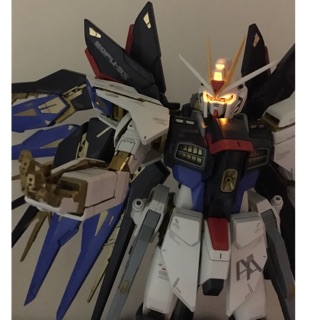 {鋼彈的屋-模型工作室} 萬代 PG 1/60 攻擊 自由 功自 完成品 （實品如圖）鋼彈 模型 代工